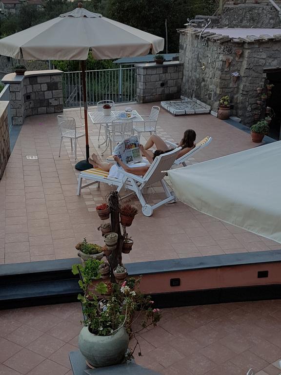 Chez Chantal Bed & Breakfast Meta Exterior foto